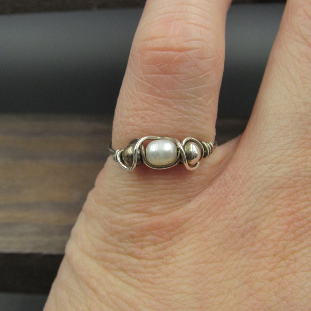 Size 6.5 Sterling Silver Real Pearl Wire Band Ring - Picture 3 of 7